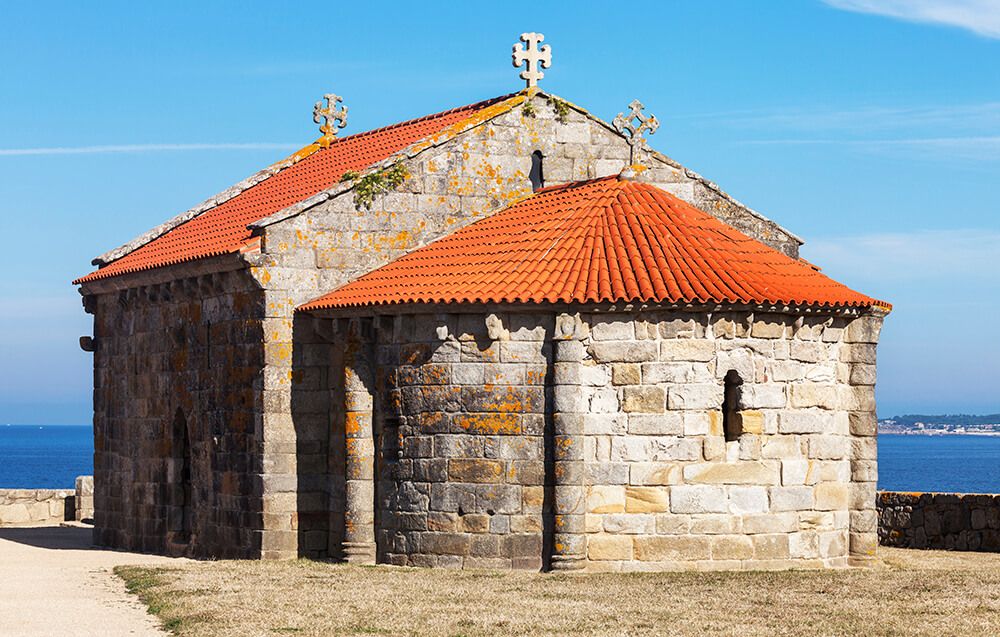 Ermita de La Lanzada románica