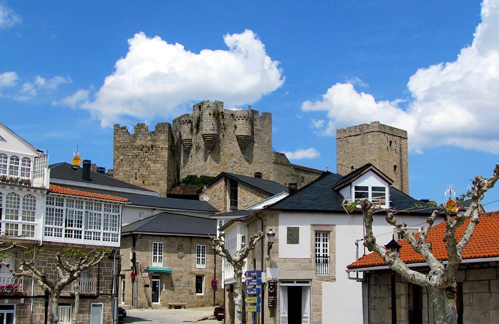 Castro Caldelas que ver en Ourense