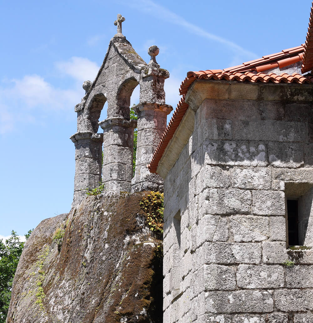 campanario de san pedro de rocas