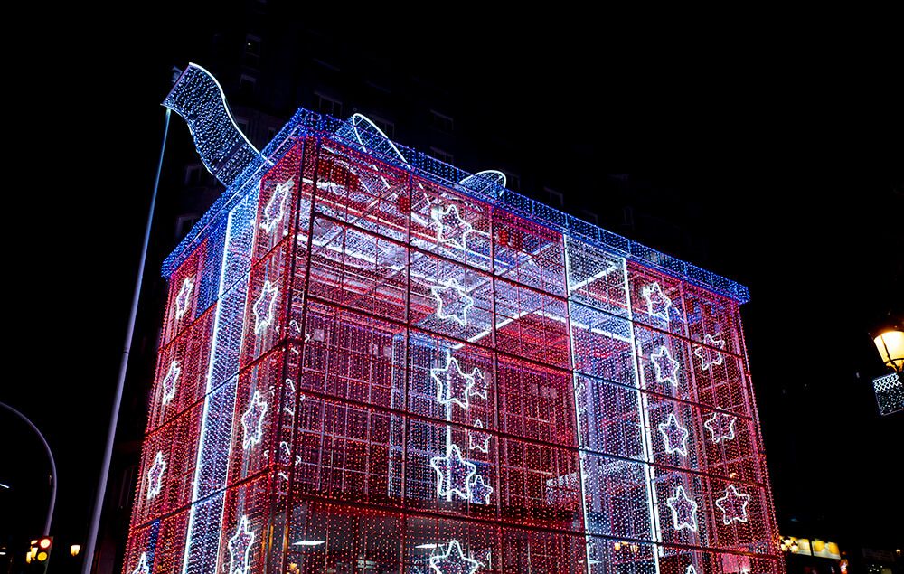 que ver en Navidad en Vigo caja regalo gigante atracciones