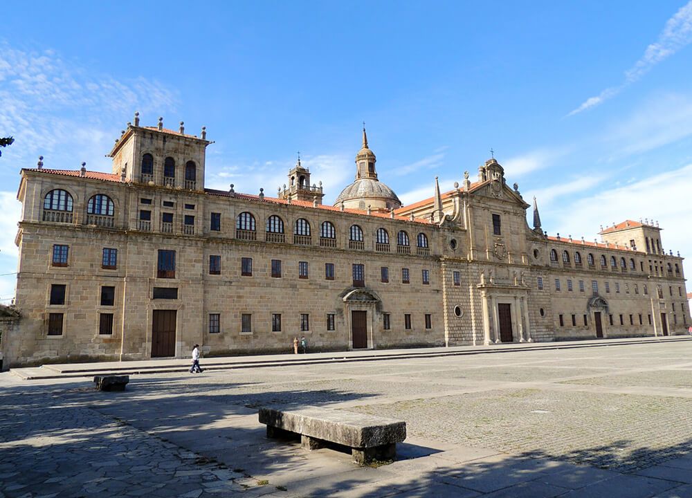 qué ver en Monforte de Lemos colegio nuestra señora de la antigua escolapios