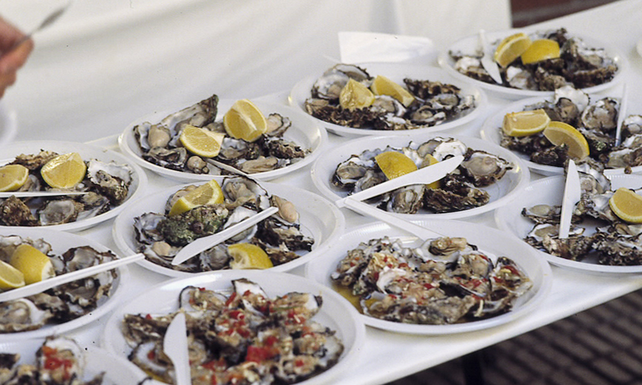 Fiesta del Marisco de O Grove degustación de ostras